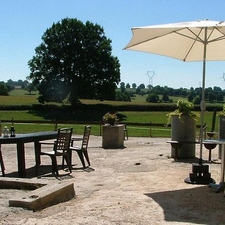 Bed and Breakfast Domaine de La Madeleine Ygrande Esterno foto