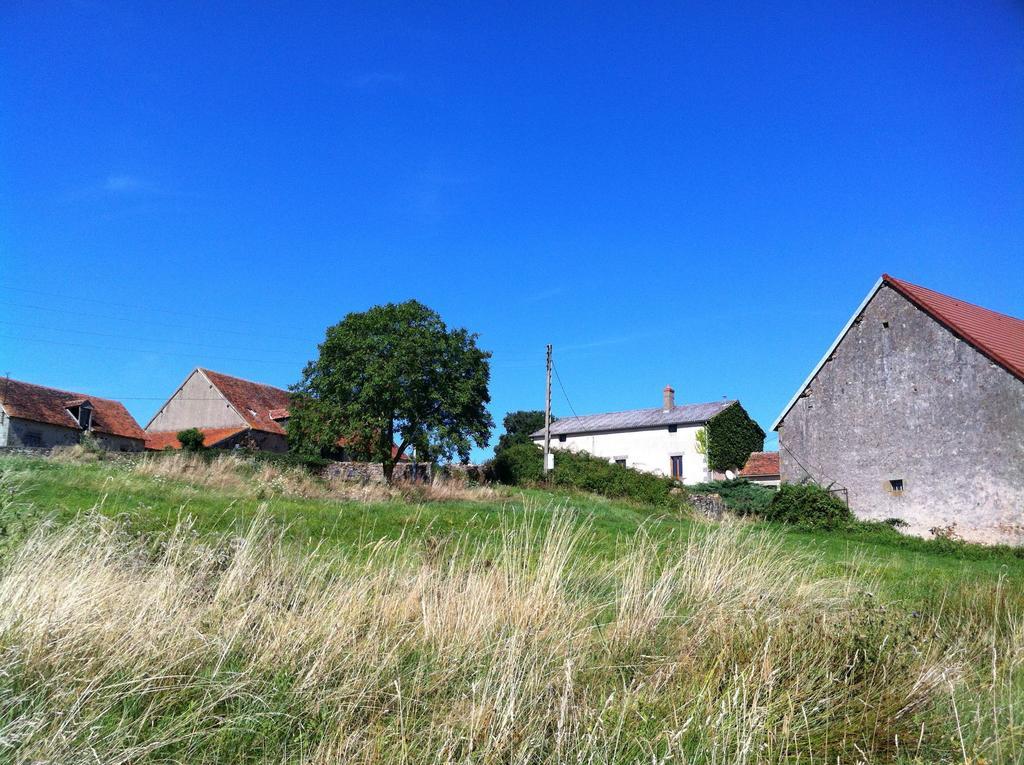 Bed and Breakfast Domaine de La Madeleine Ygrande Esterno foto