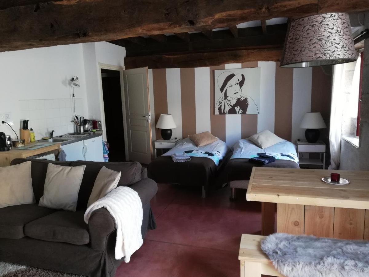 Bed and Breakfast Domaine de La Madeleine Ygrande Esterno foto