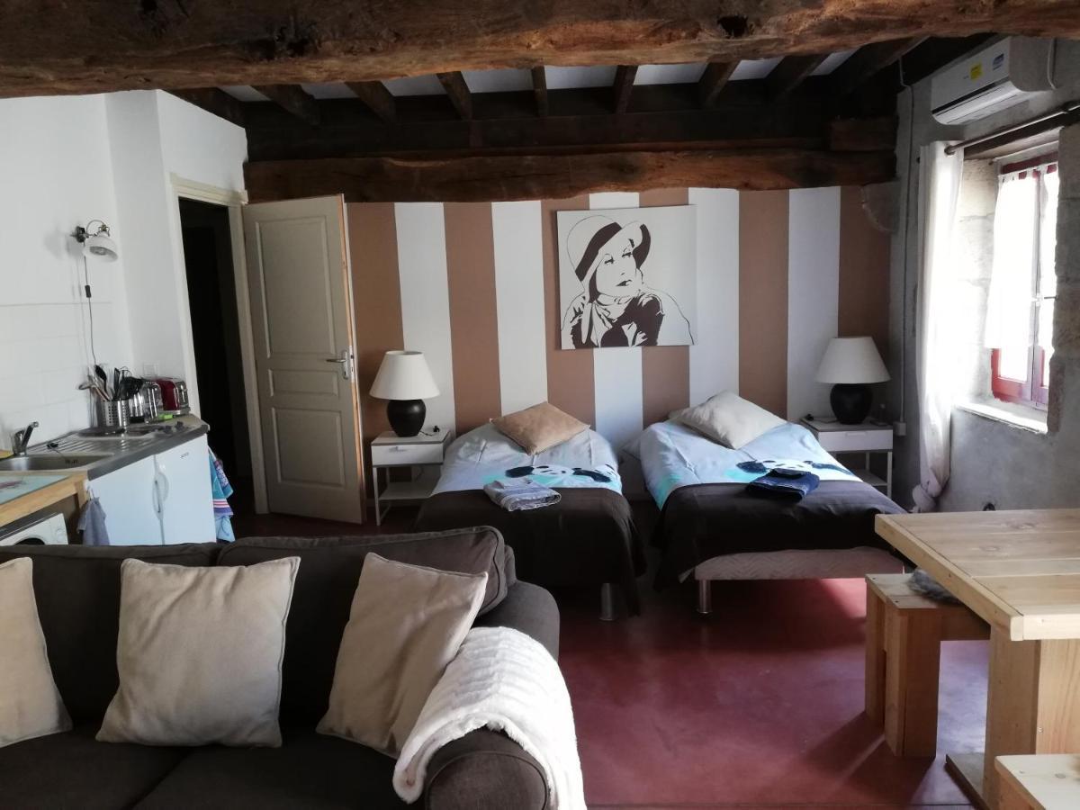 Bed and Breakfast Domaine de La Madeleine Ygrande Esterno foto