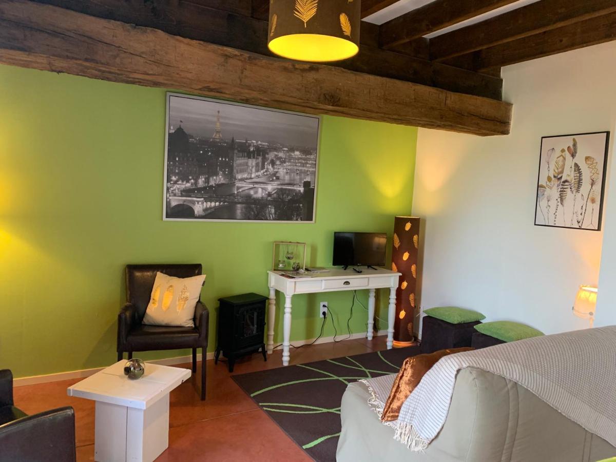 Bed and Breakfast Domaine de La Madeleine Ygrande Esterno foto
