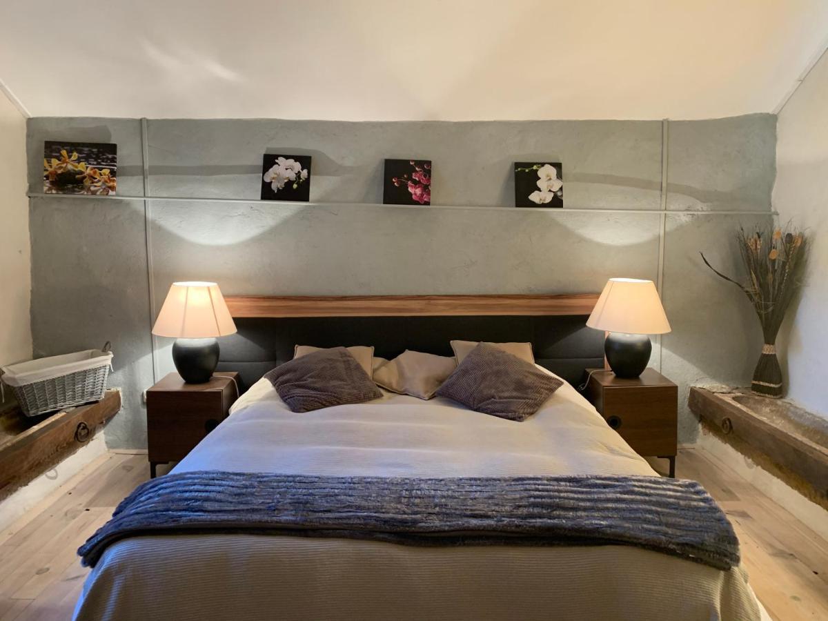 Bed and Breakfast Domaine de La Madeleine Ygrande Esterno foto