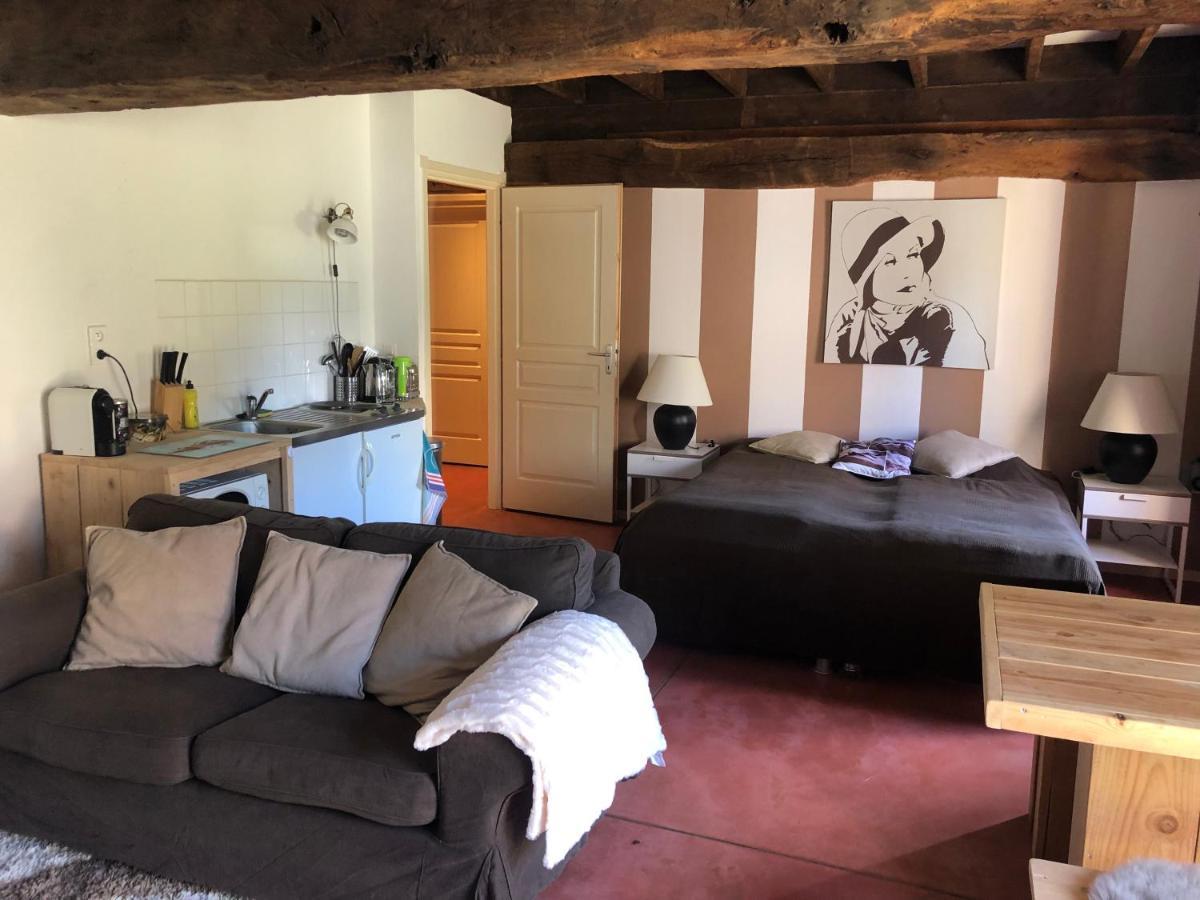 Bed and Breakfast Domaine de La Madeleine Ygrande Esterno foto